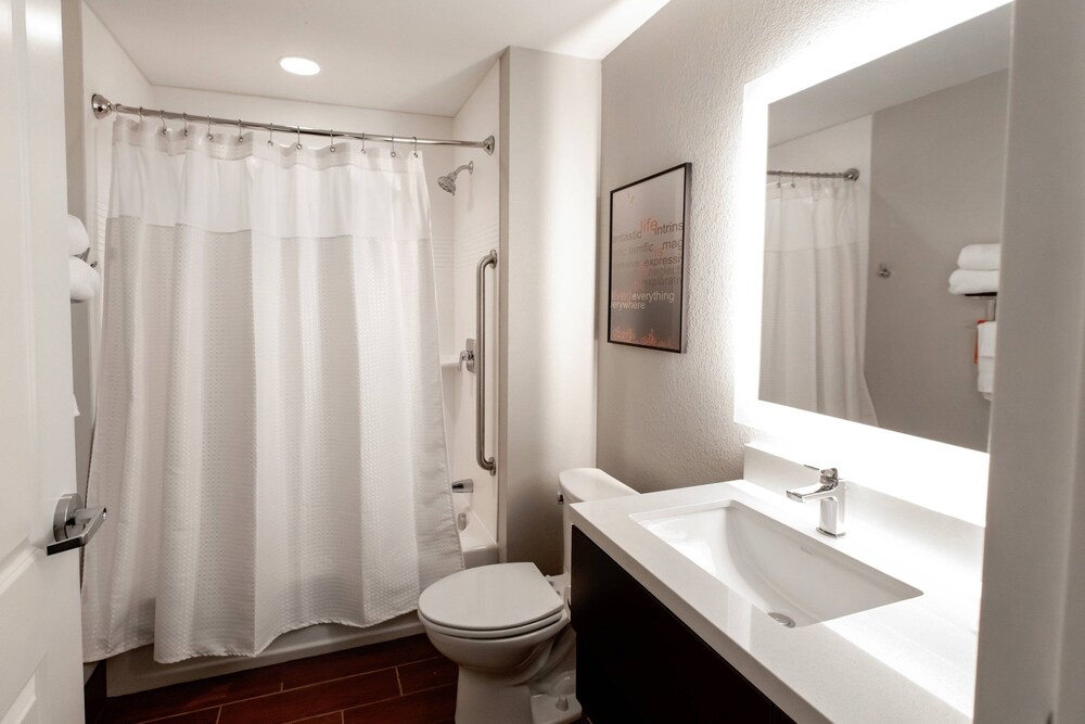 TownePlace Suites by Marriott Louisville Airport - photo 2