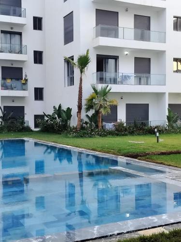 Beautiful apartment 2 bedrooms living room aéroport mohamed 5 nouaceur Casablanca — 4-Star Luxury Hotel in Casablanca, Morocco