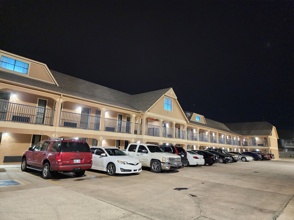 Executive Inn - photo 20
