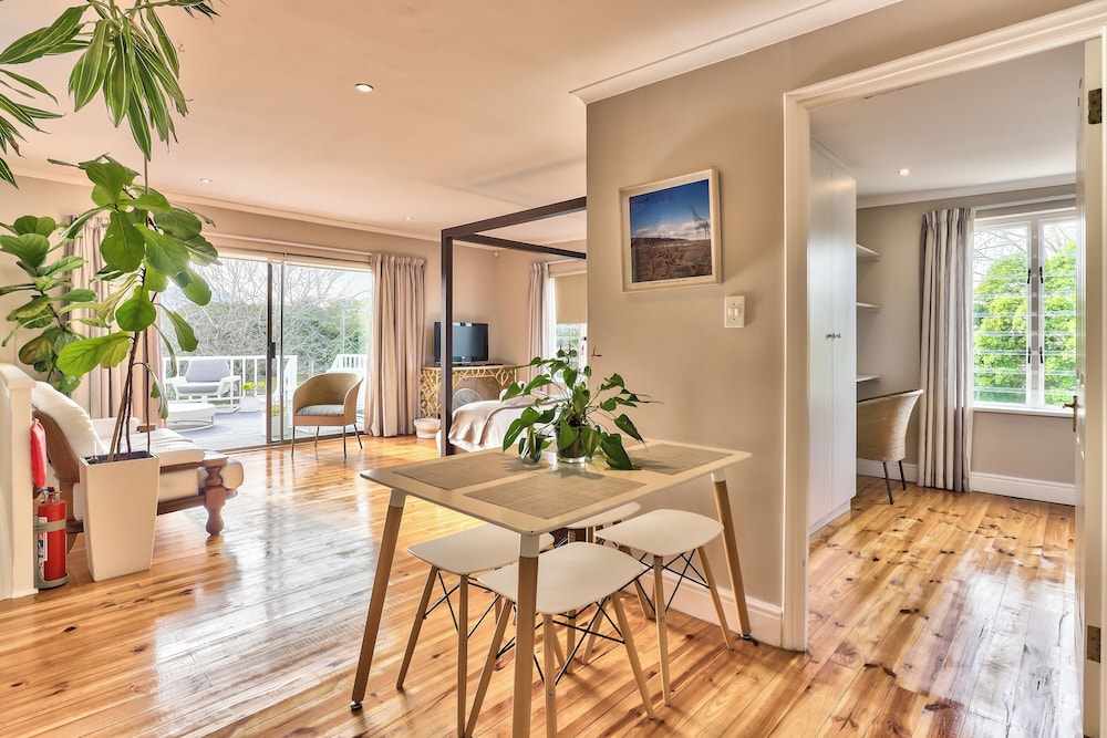 Maple Residence