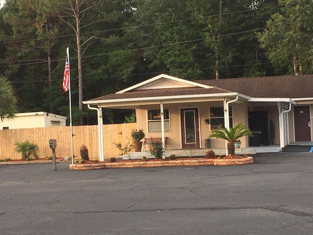 Blackwater Inn - photo 33