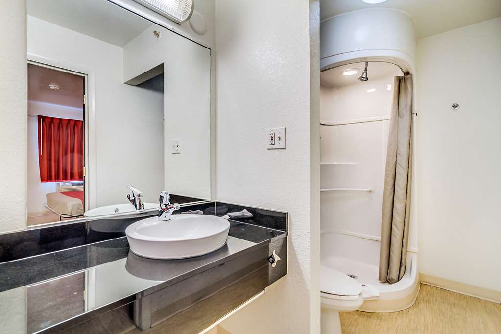Motel 6 Linthicum Heights MD BWI Airport - photo 16