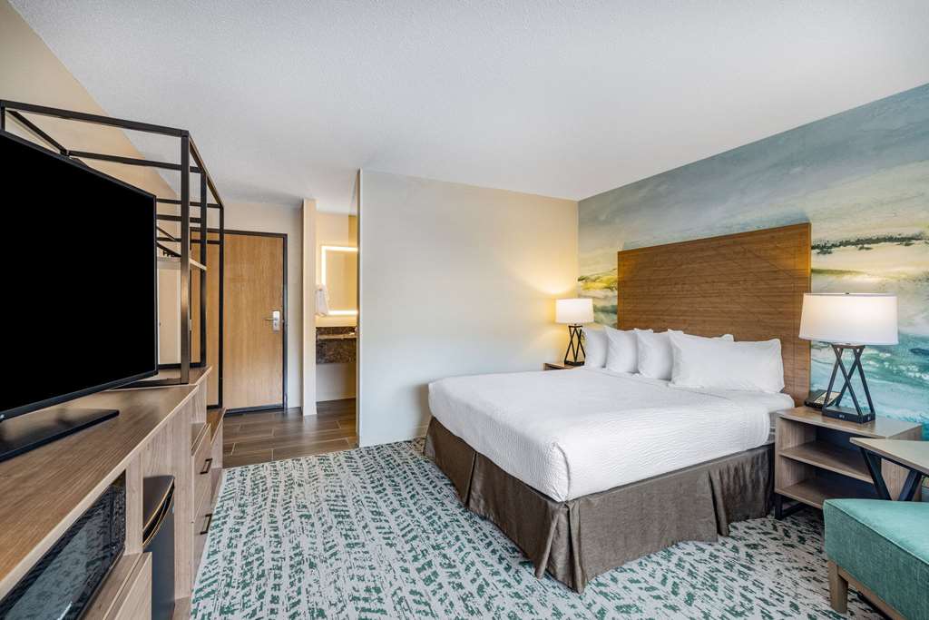 AmericInn by Wyndham Duluth South Black Woods Event Center - photo 18