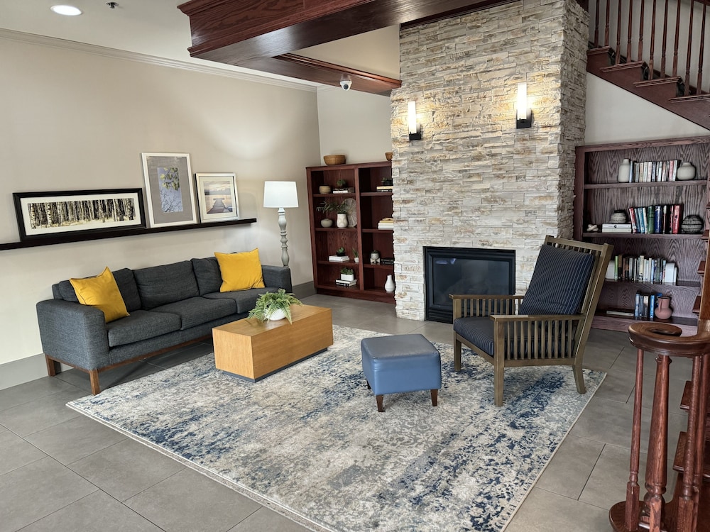 Comfort Inn & Suites St. Paul Northeast - photo 6