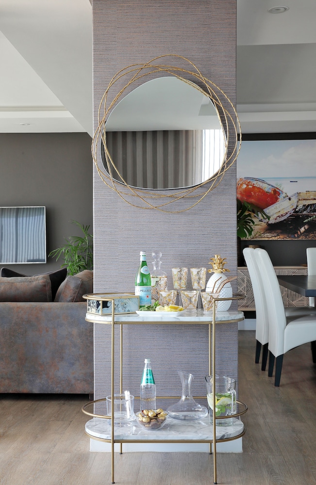 The Warwick 901 — 4-Star Luxury Hotel in Cape Town, South Africa