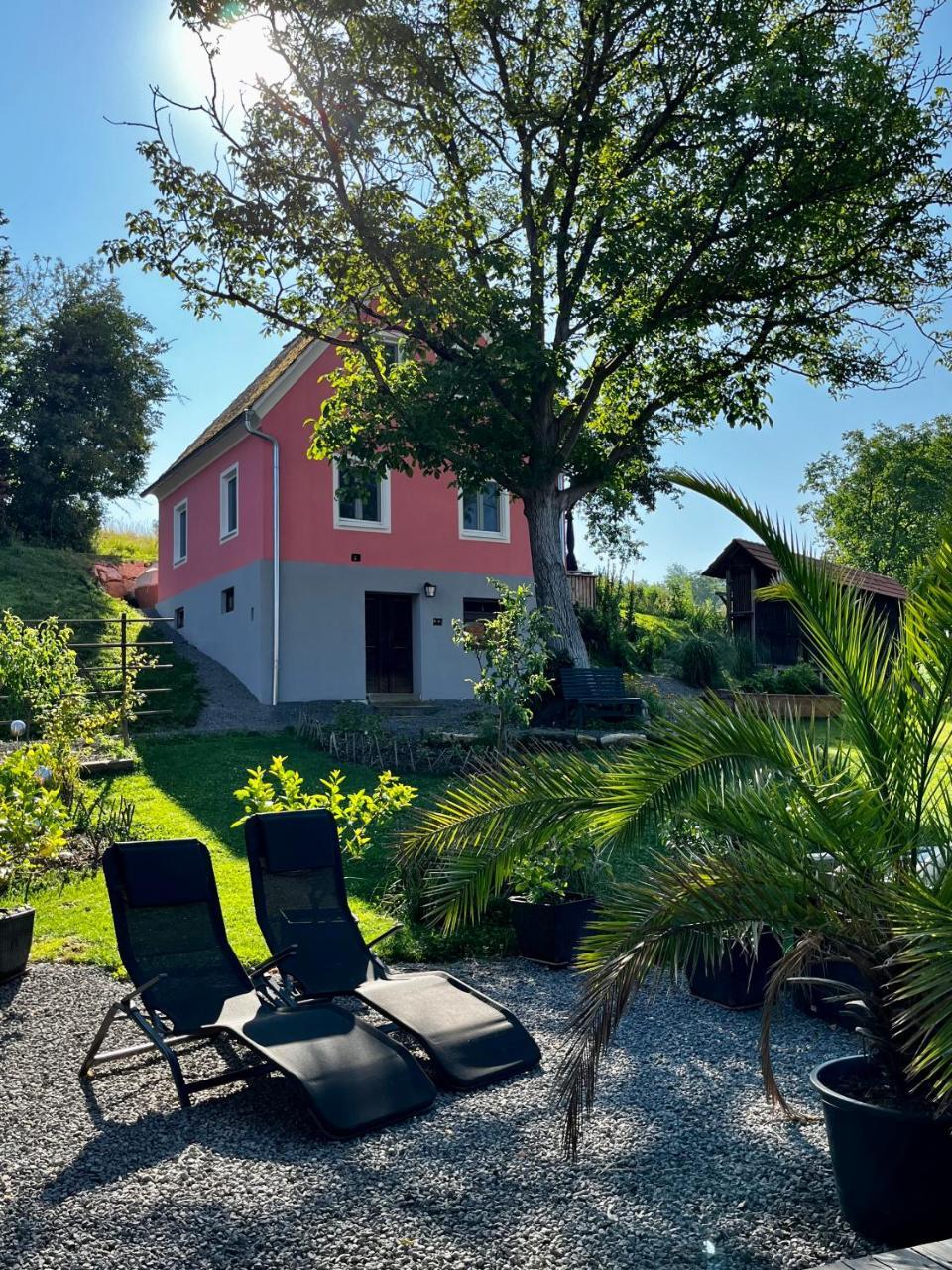 Ferienhaus Thonjoergl — 4-Star Luxury Hotel in Gnas, Austria