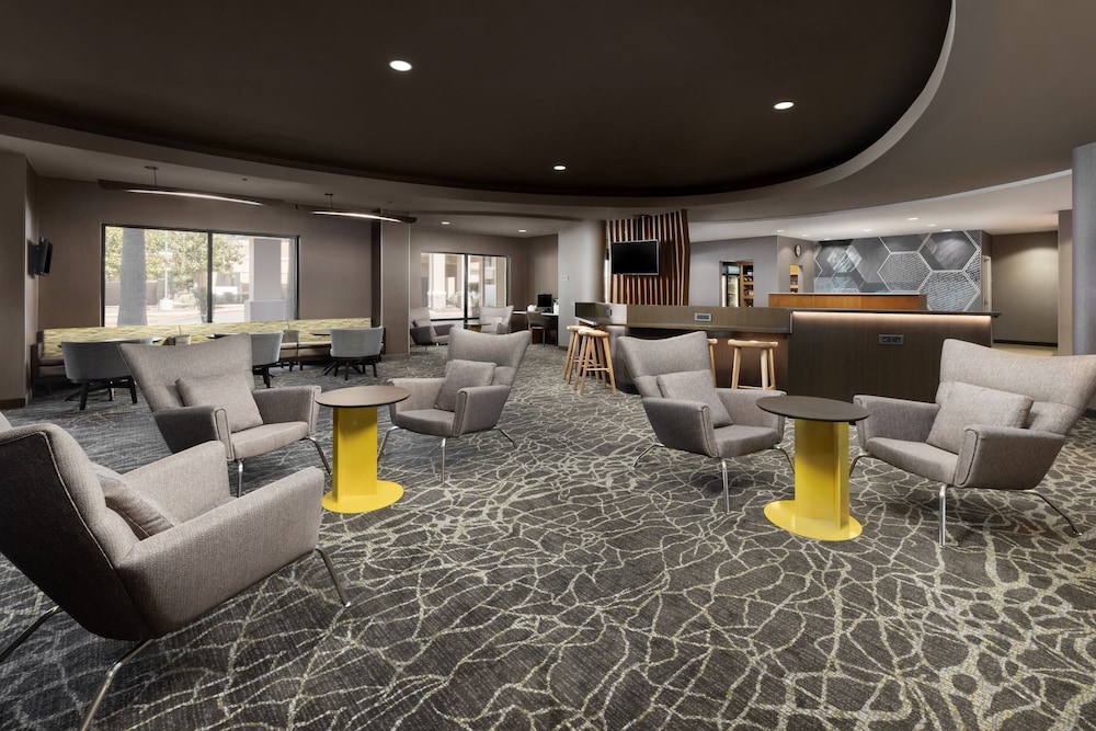 SpringHill Suites by Marriott Fresno - photo 4