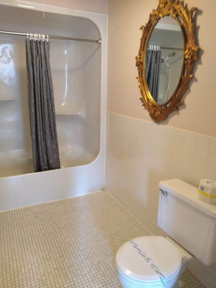The Charles Inn at Vacationland Inns - photo 79
