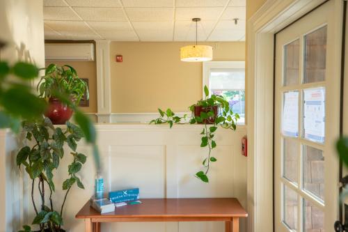 Rhea's Inn & Restaurant - photo 8