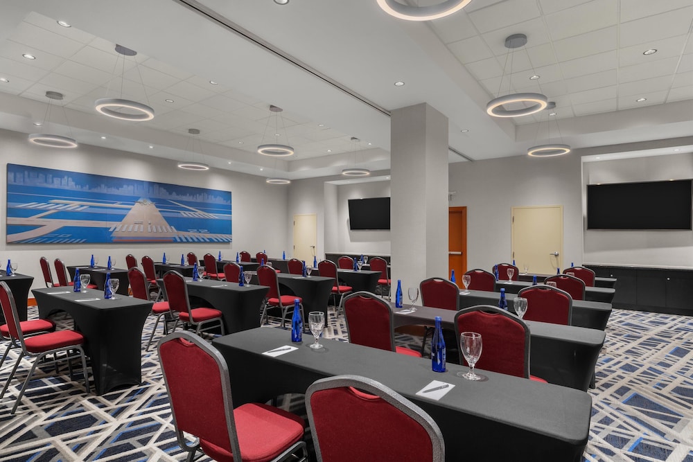 Embassy Suites Boston Logan Airport - photo 44