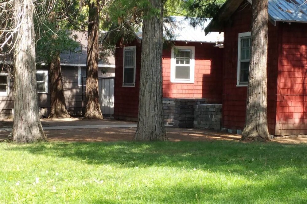 Historic Red Smarthouse King Walk Dwtn - photo 2