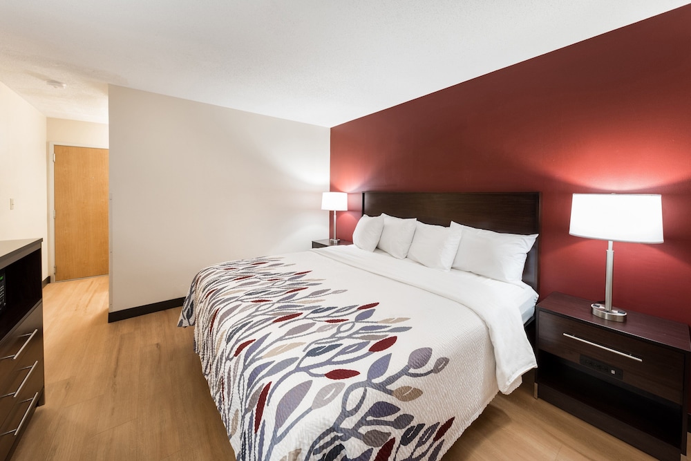 Red Roof Inn Fort Wayne - photo 11