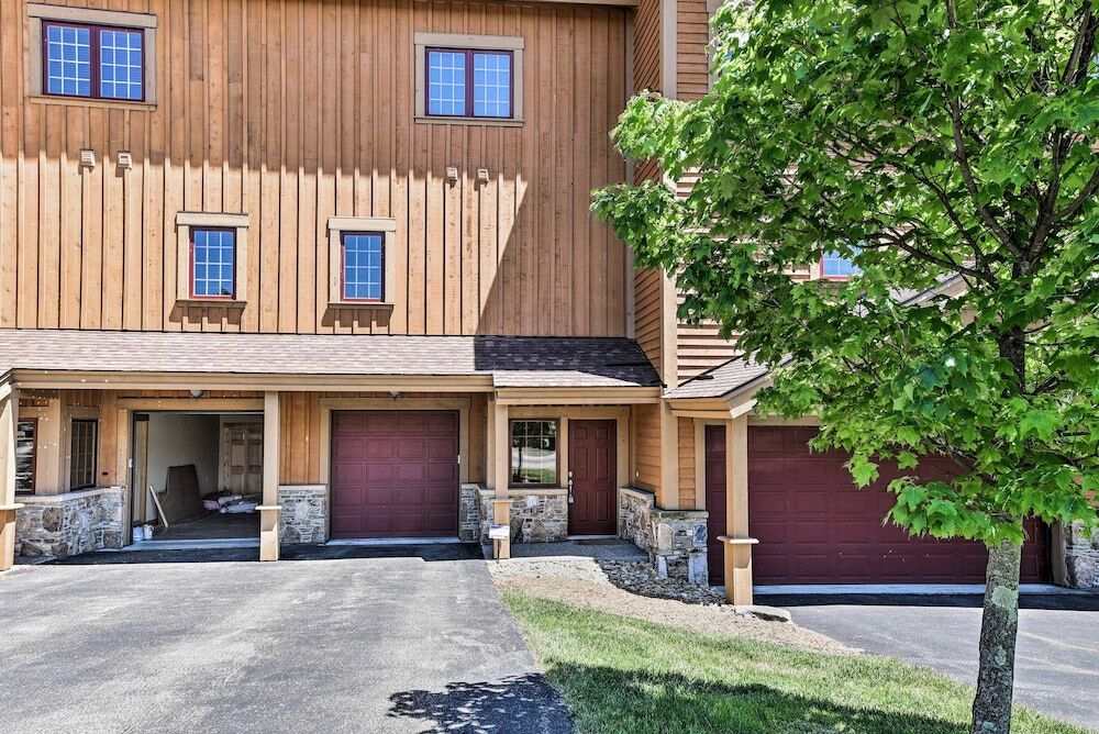 Southwind Seven Springs Home on Ski Slopes — 4-Star Luxury Hotel in Painesville, United States