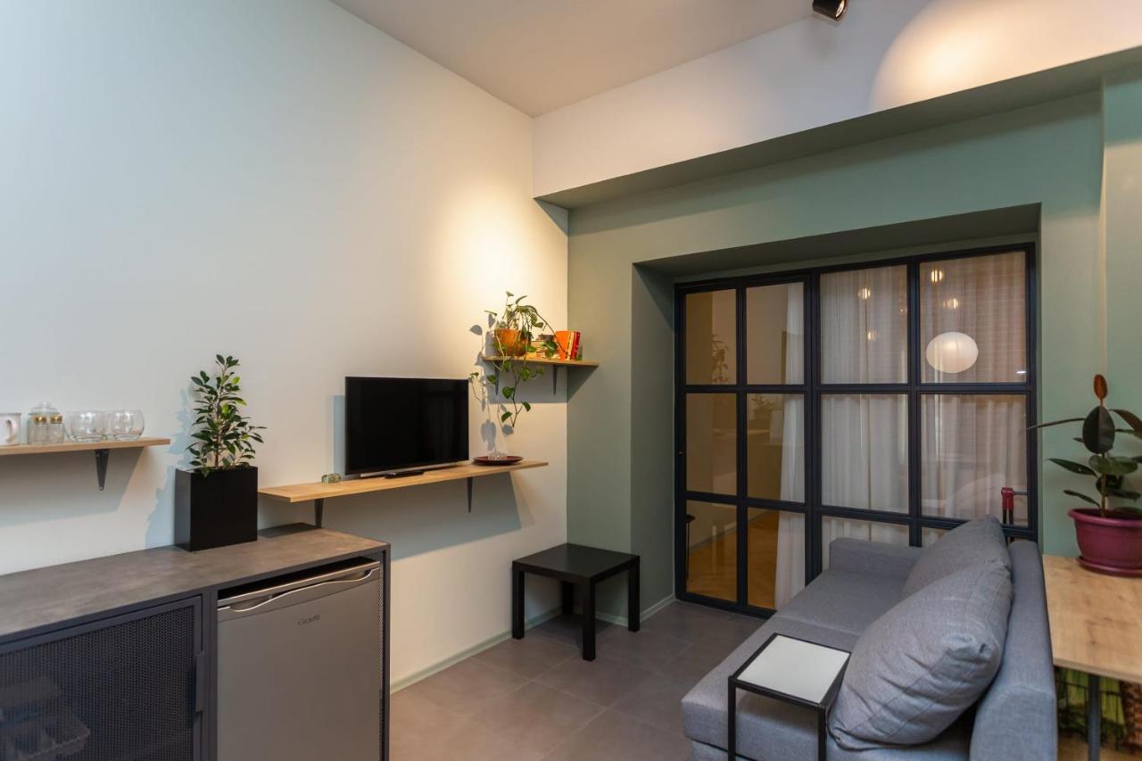 Historic Modern 1BR Apartment In The Centre