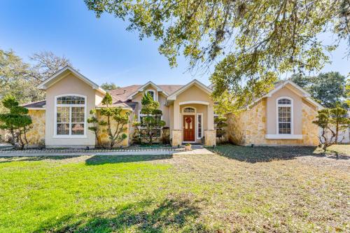 Spacious San Antonio Home with Outdoor Oasis — 4-Star Luxury Hotel in San Antonio, United States
