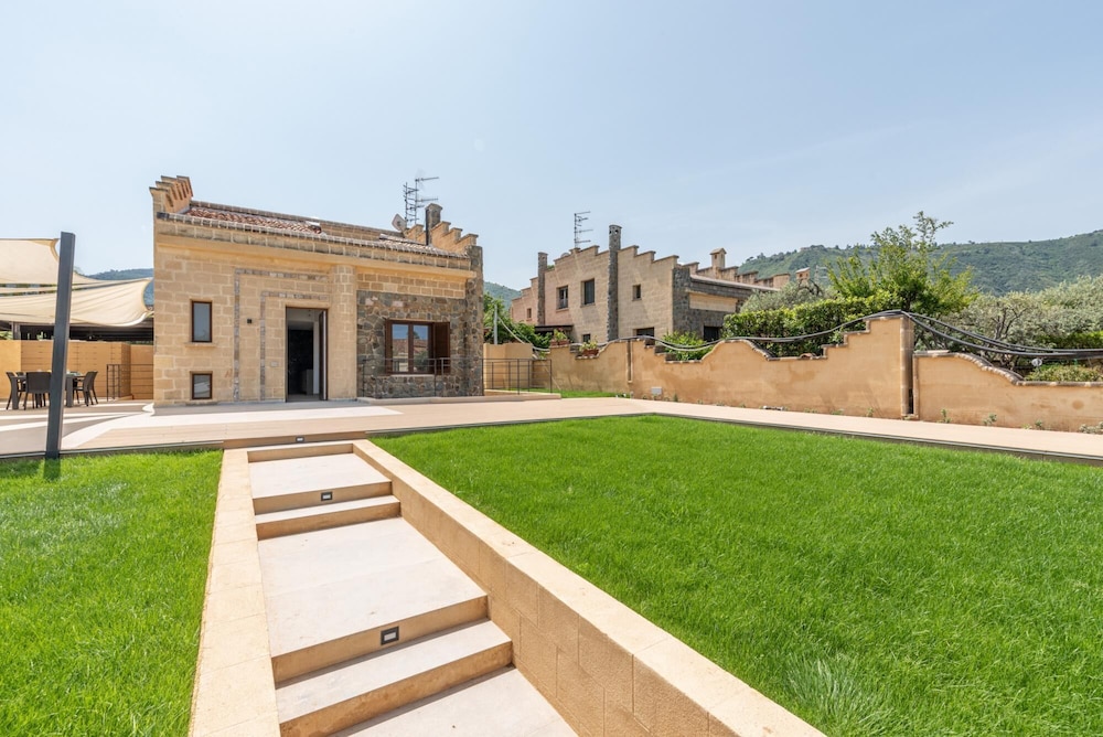 Villa alla Baia dei Sette Emiri by Wonderful Italy — 4-Star Luxury Hotel in Cefalu, Italy