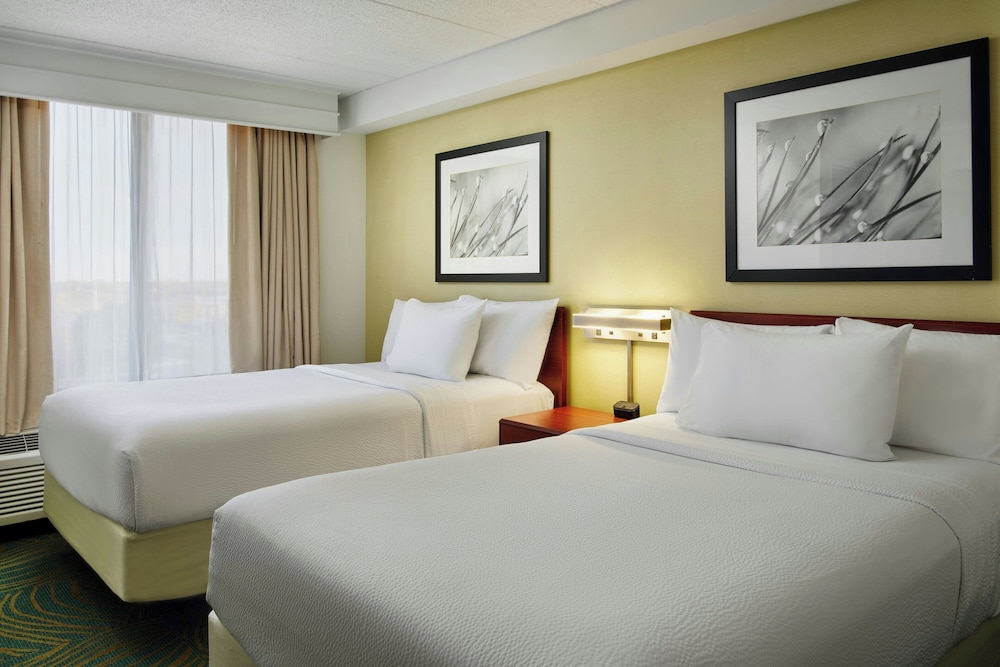 Springhill Suites by Marriott Chicago Elmhurst Oakbrook Area - photo 13