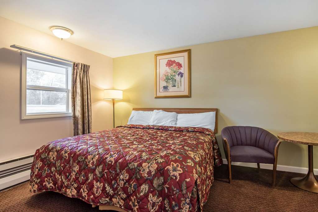 Rodeway Inn Bellows Falls - photo 16