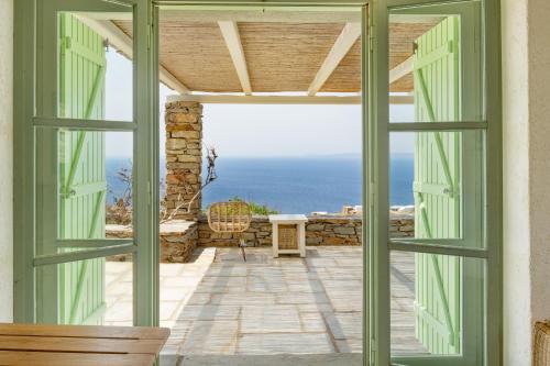 Casa Xyla sunset view villa — 4-Star Luxury Hotel in Kea, Greece
