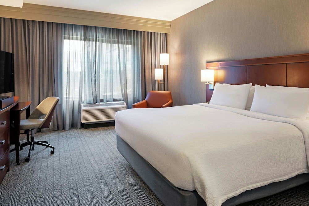 Courtyard by Marriott Long Beach Airport - photo 23