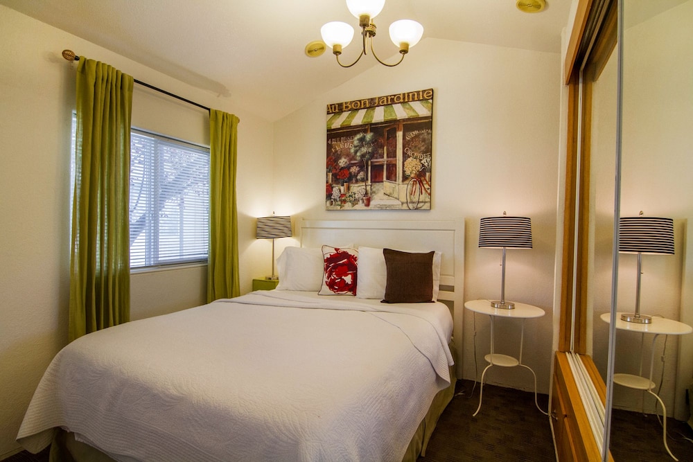 Arden Acres Executive Suites and Cottages - photo 6