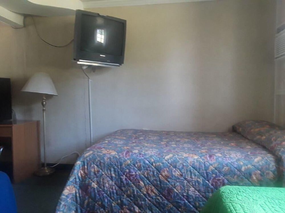 Maples Motel - photo 11