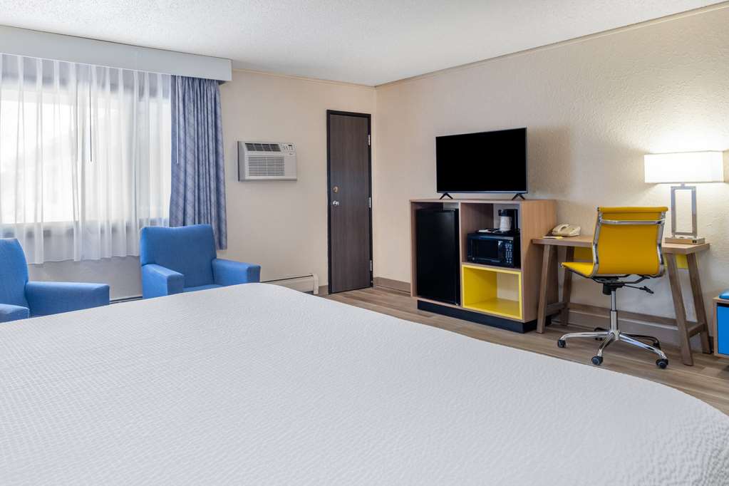 Days Inn by Wyndham Sioux Falls Airport - photo 18