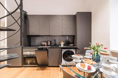 The Best Rent One Bedroom Flat in Tritone Area — 4-Star Luxury Hotel in Rome, Italy