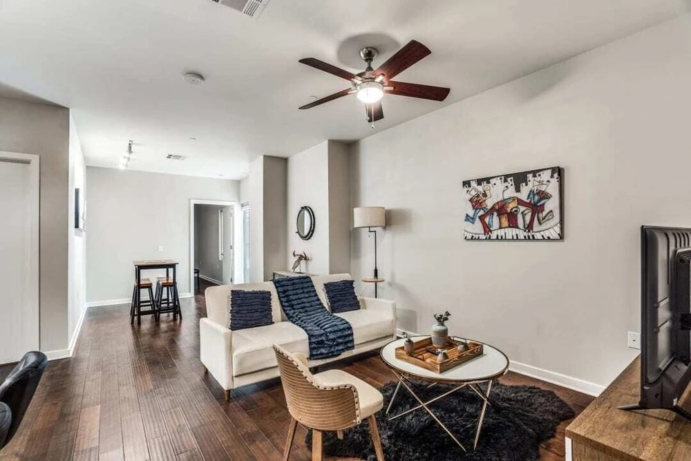 Stunning 2Br 2Ba W Sky Pool Lounge Cozysuites - photo 3