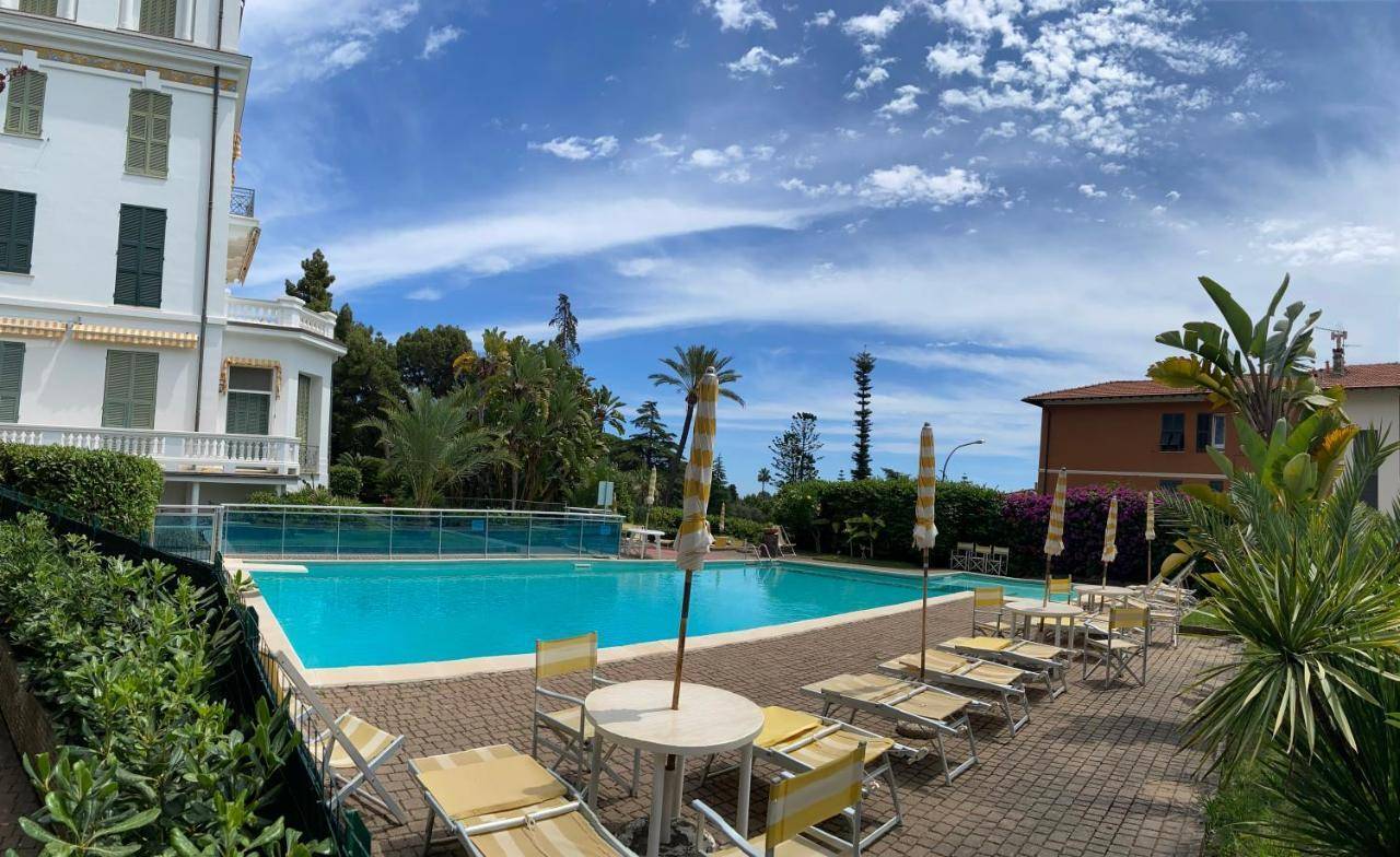 Magico Relax Bordighera Open Space Con Piscina Parcheggio Privato Gratuito E Vista Mare — 4-Star Luxury Hotel in Bordighera, Italy