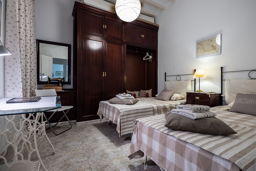 Alojamientos Cadiz Sol — 4-Star Luxury Hotel in Cadiz, Spain