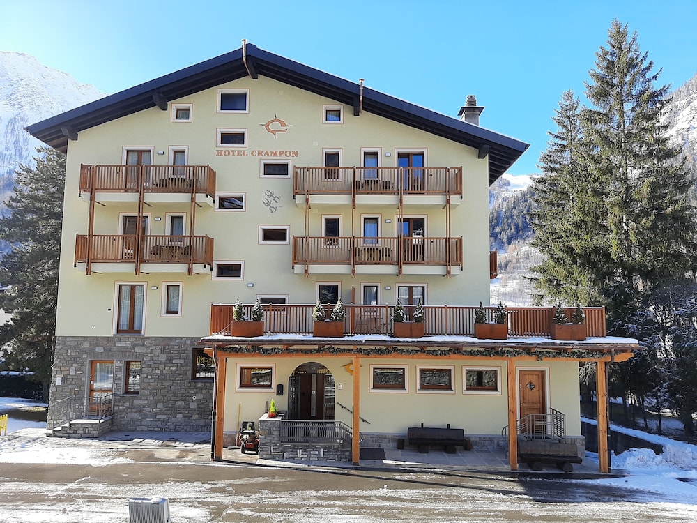 Hotel Crampon in Courmayeur, Italy
