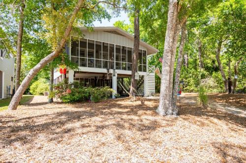 Beaching & Griping by Oak Island Accommodations - photo 20