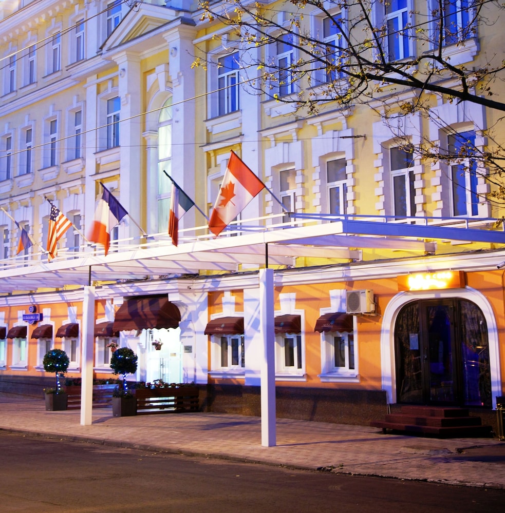 Hotel Mandarin Moscow — 4-Star Luxury Hotel in Moscow, Russia