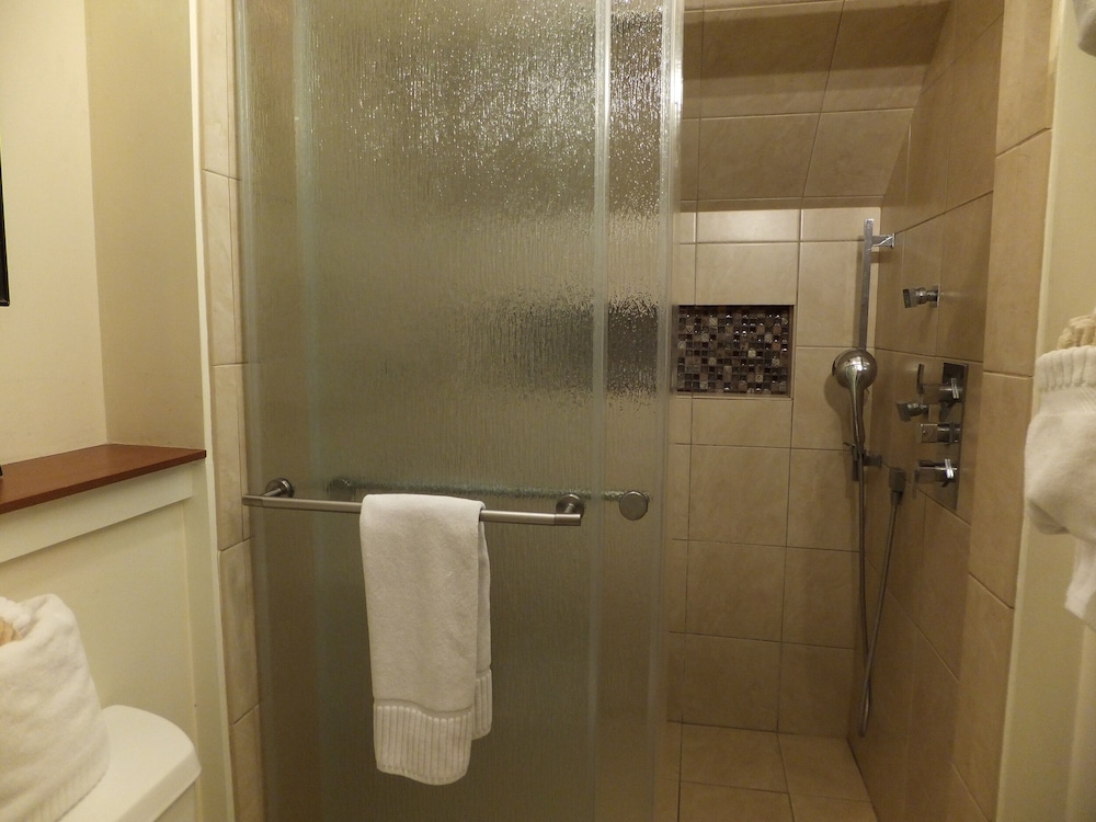 The Kenwood Inn - photo 56