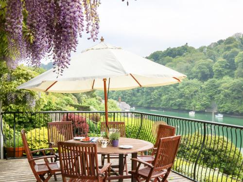 Elphinstone — hotel in Newton Ferrers