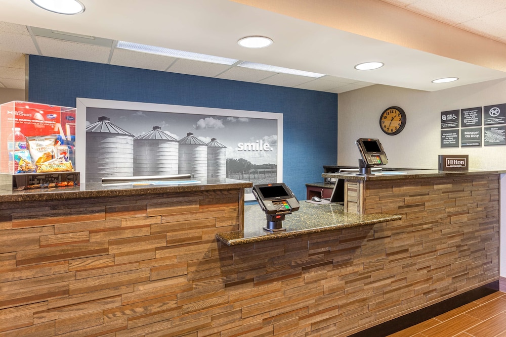 Hampton Inn Eau Claire - photo 2
