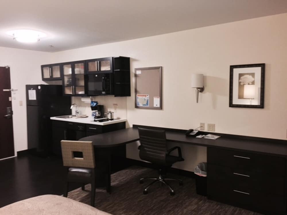 Candlewood Suites Youngstown W I 80 Niles Area by IHG - photo 9