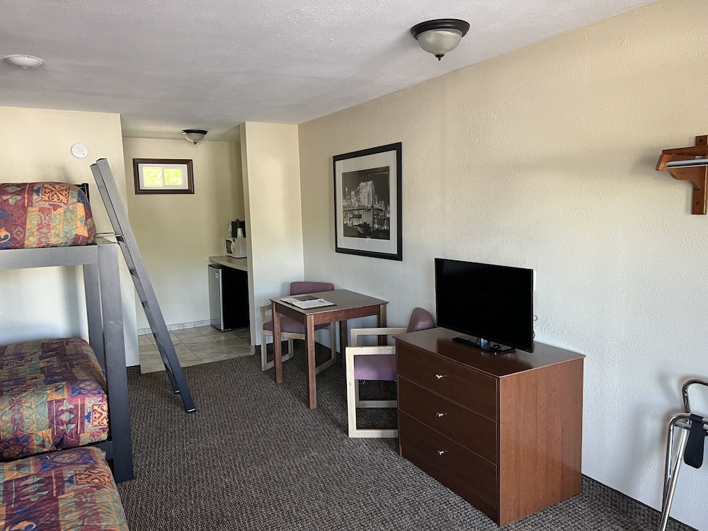 All Star Inn & Suites - photo 106