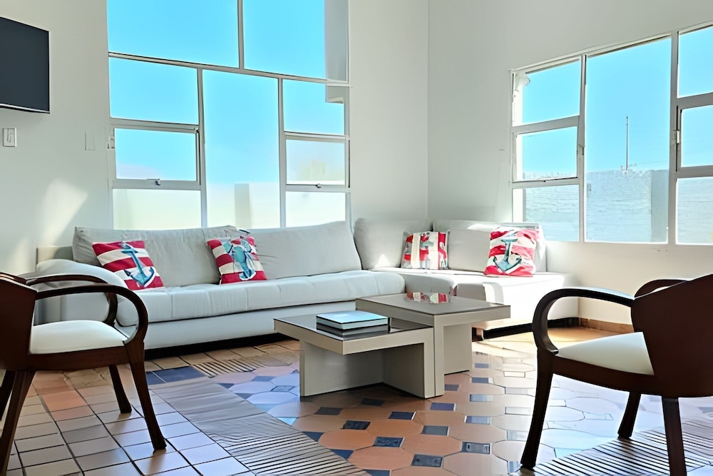 Casa de playa privada Sabanilla 4 cuadras del mar — 4-Star Luxury Hotel in Puerto Colombia, Colombia