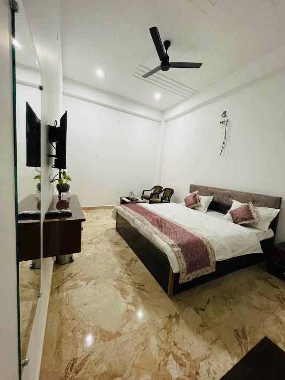 Ravindra Geeta Inn in Ajodhya, India