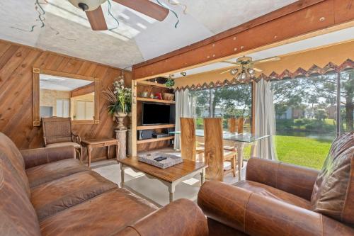 Sandy Beaches 3 Pools Pet Friendly - last minute hotel in Destin