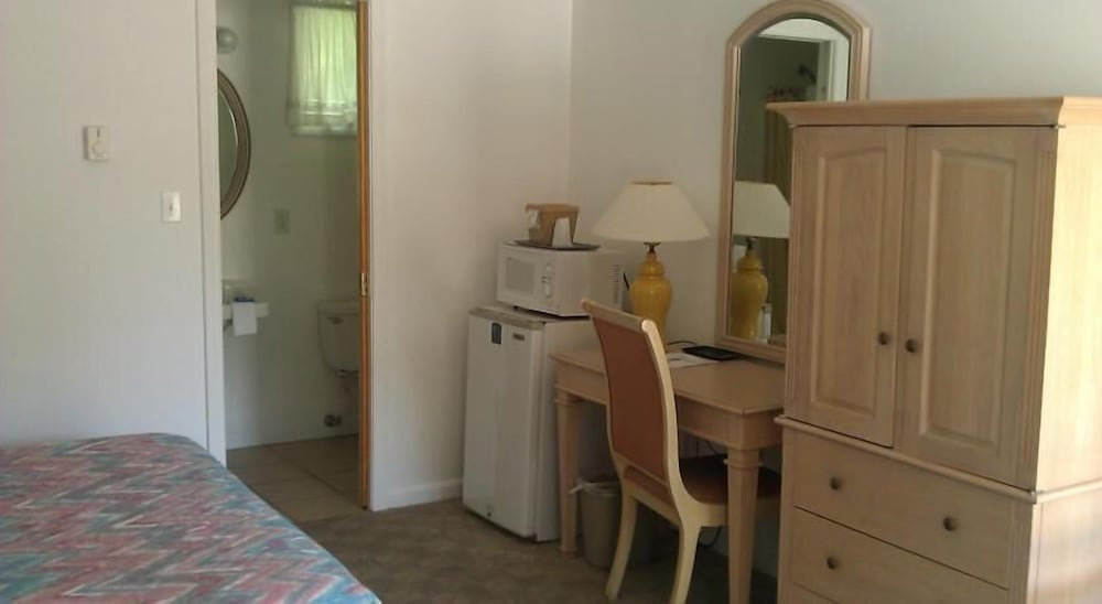 Tallwood Motel Wells - photo 3