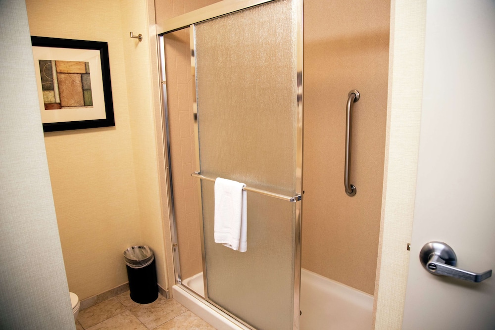 Hampton Inn & Suites Sharon - photo 71