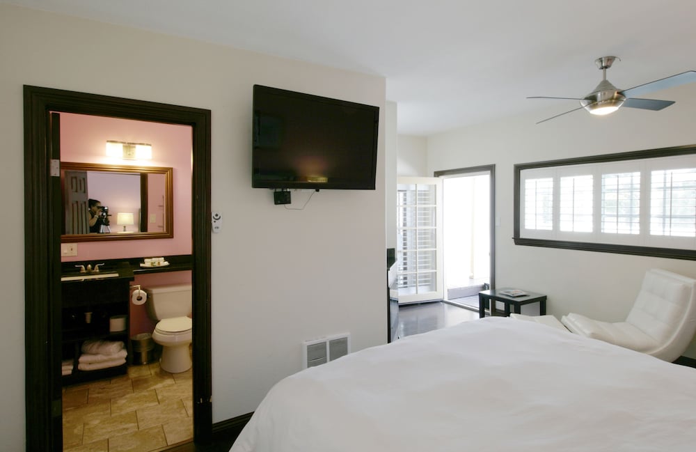 Malibu Country Inn - photo 8