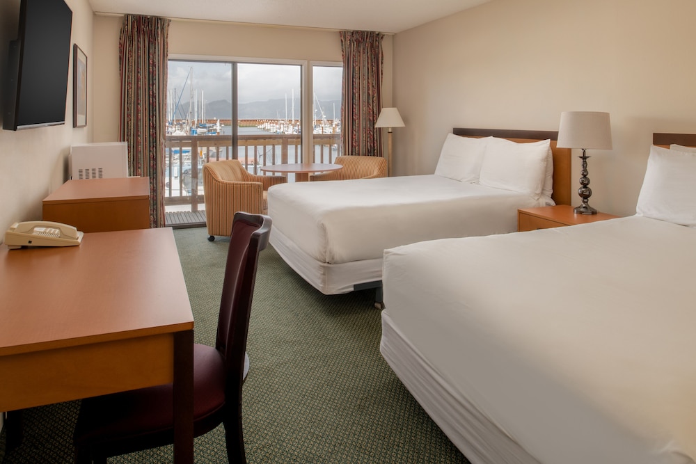 Astoria Riverwalk Inn - photo 12