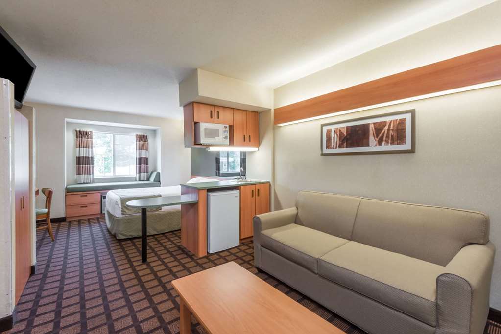 Microtel Inn & Suites by Wyndham Uncasville Casino Area - photo 12