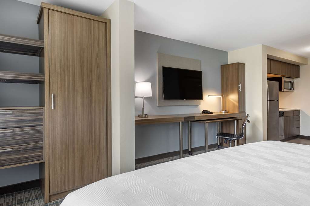 MainStay Suites Milwaukee Franklin - photo 9