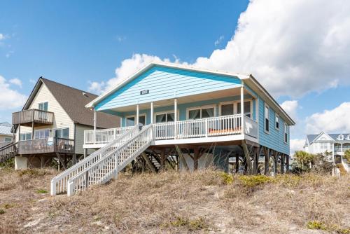 Mead Us At The Pier by Oak Island Accommodations - photo 2