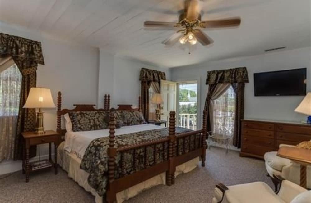 Carrier Houses B&B - photo 10